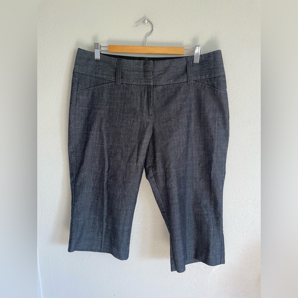 Maurices Charcoal Capris sz 13/14